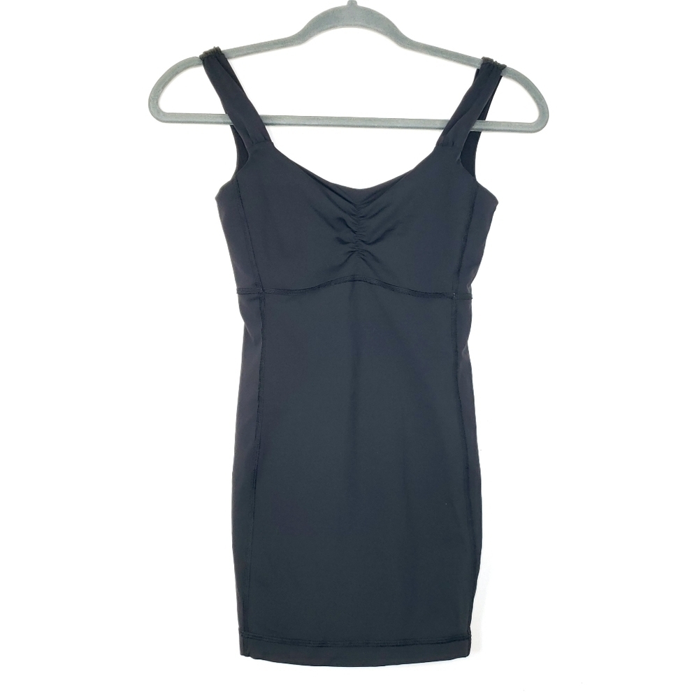 Lululemon black sz2 ruched front built in bra